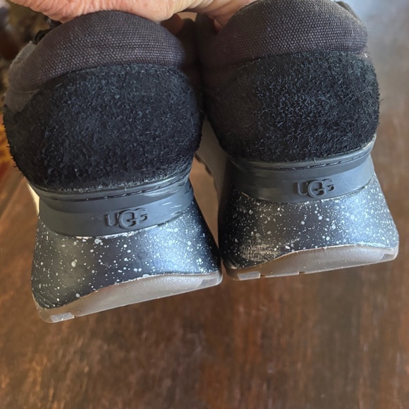 UGG MARIN SLIP ON PLATFORM SNEAKER BLACK SZ 9 - EUC - Picture 11 of 12